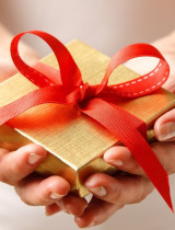 Tipy na vianočné darčeky: Ešte stále stíhate obdarovať vašich najbližších - ale čím? Poradíme vám!